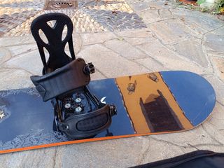 Tabla Snowboard + fijaciones. Poco uso