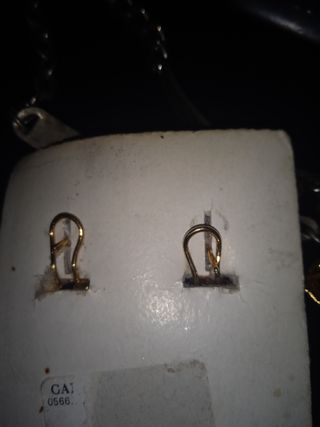 Pendientes chapados en oro