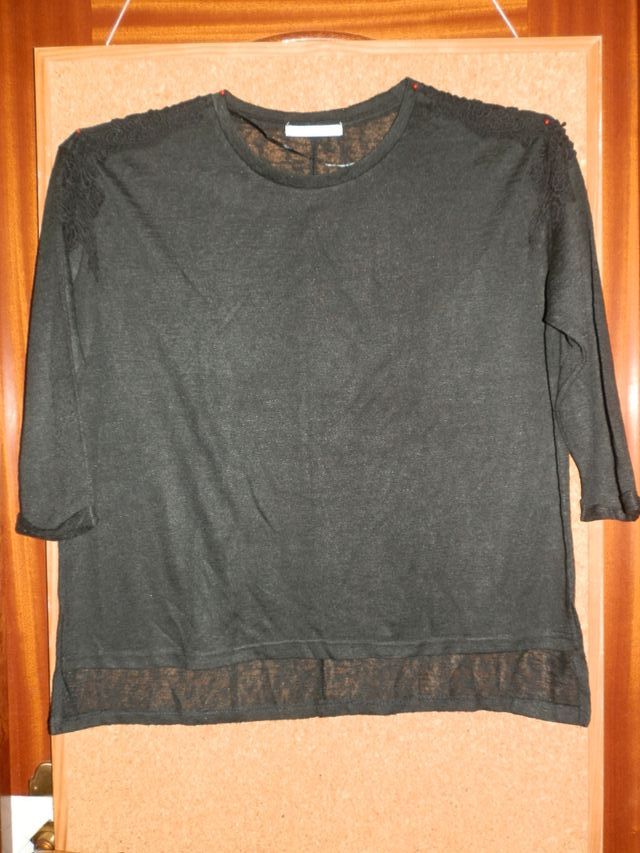 Sweter fino con detalle en los hombros