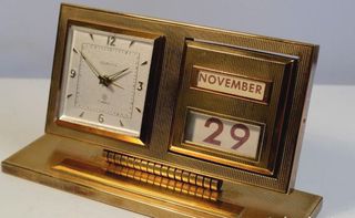 VINTAGE RELOJ 8 DIAS EUROPA /CALENDARIO ESCRITORIO