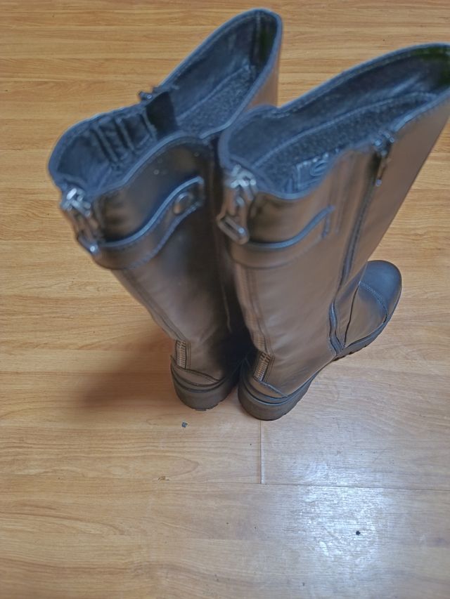 Bota alta negra número 36