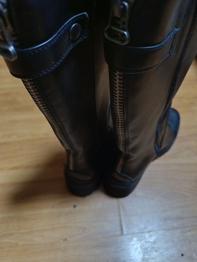 Bota alta negra número 36