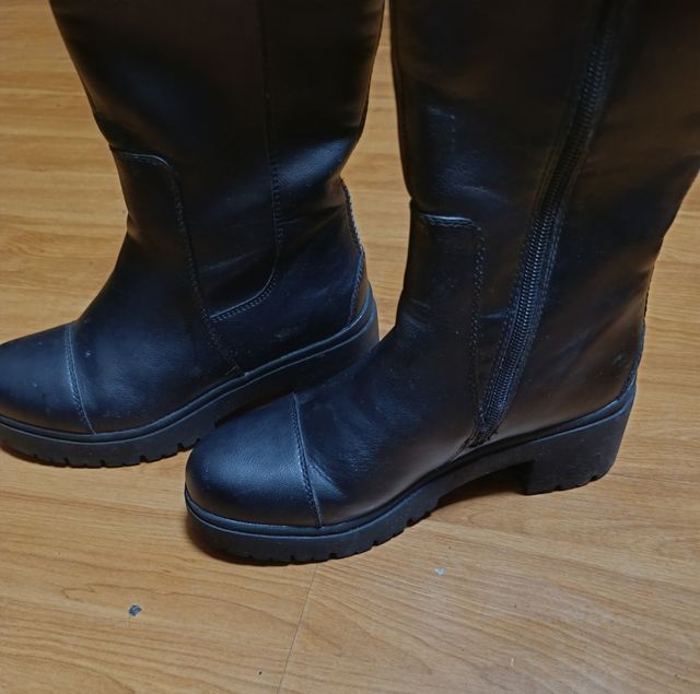 Bota alta negra número 36
