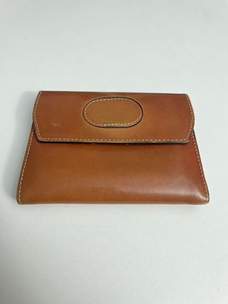 Cartera de piel marrón