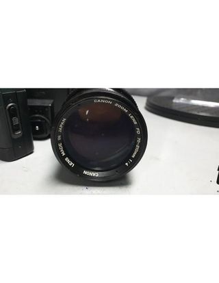 Camara Canon T70 con 2 objetivos y flash