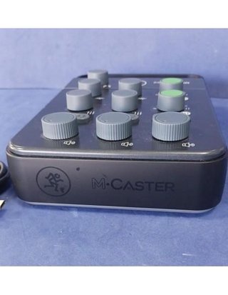 MACKIE M.CASTER LIVE