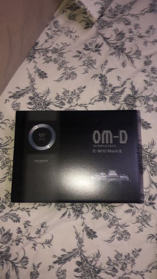 Cámara de fotos OLYMPUS OMD EM10 Mark 3 Y OBJETIVO