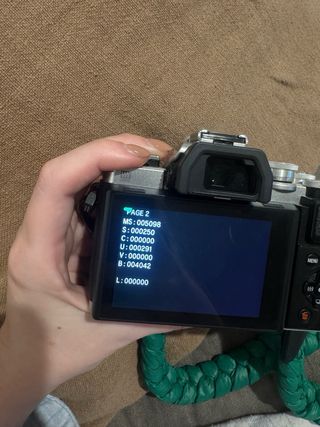 Cámara de fotos OLYMPUS OMD EM10 Mark 3 Y OBJETIVO