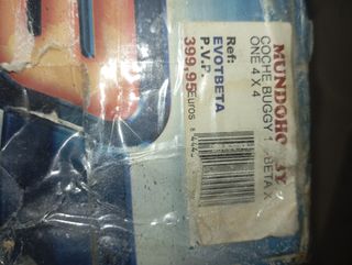 Coches de gasolina en su caja