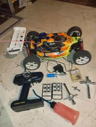 Coches de gasolina en su caja