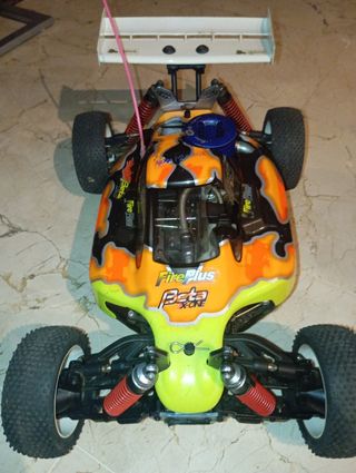 Coches de gasolina en su caja