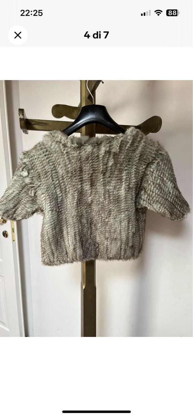 Blusa in pelliccia a maglia grigio azzurra