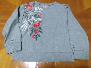 Jersey marca desigual para niña de 8,9 años.