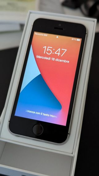 Apple iPhone SE space grey