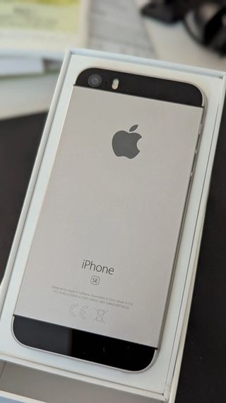 Apple iPhone SE space grey