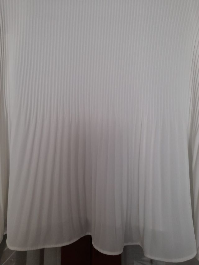 Blusa de gasa blanca