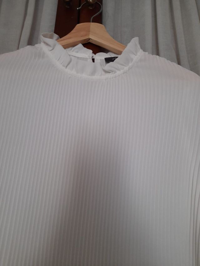 Blusa de gasa blanca