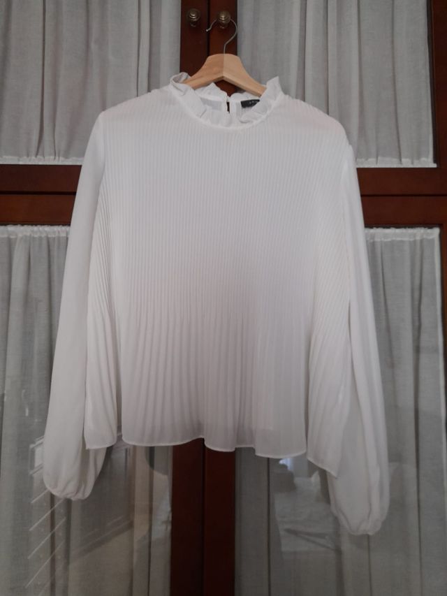 Blusa de gasa blanca