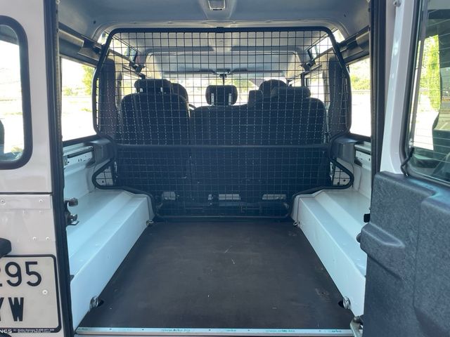 Land Rover Defender 2014