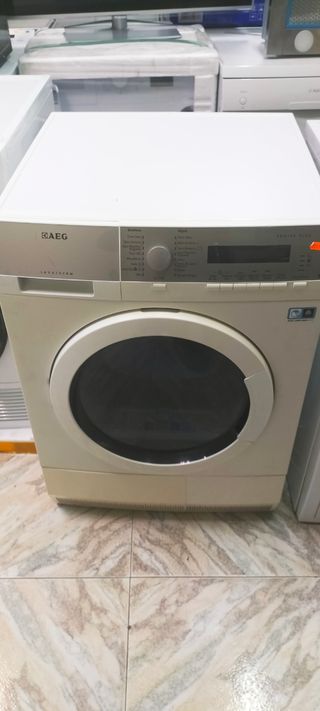 Secadora AEG 9kg DE CONDENSACION CON BOMBA 