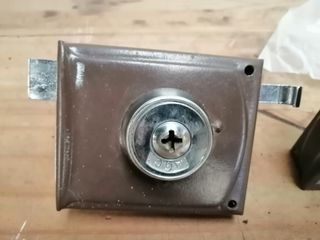 Fechadura de segurança porta nova