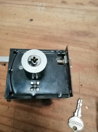 Fechadura de segurança porta nova