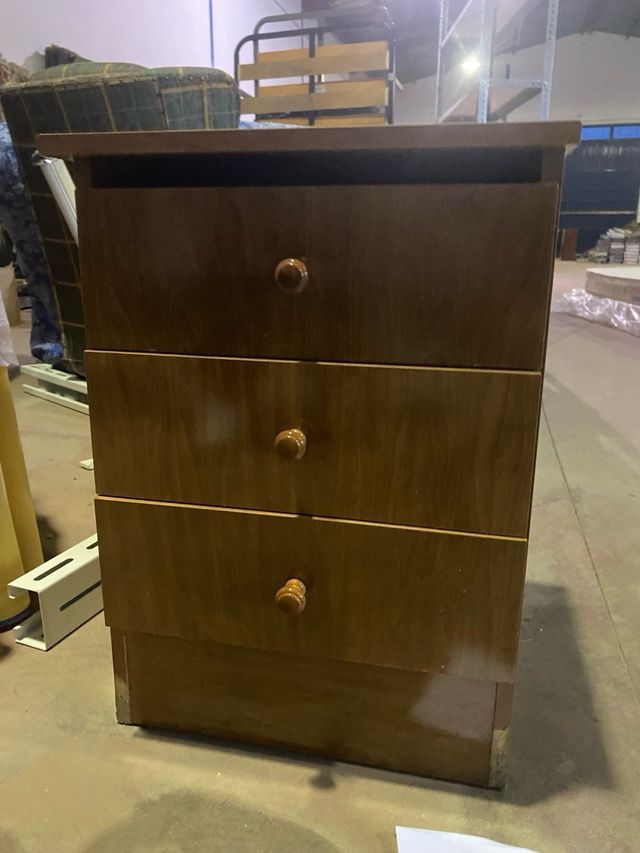 Mesita de dormitorio