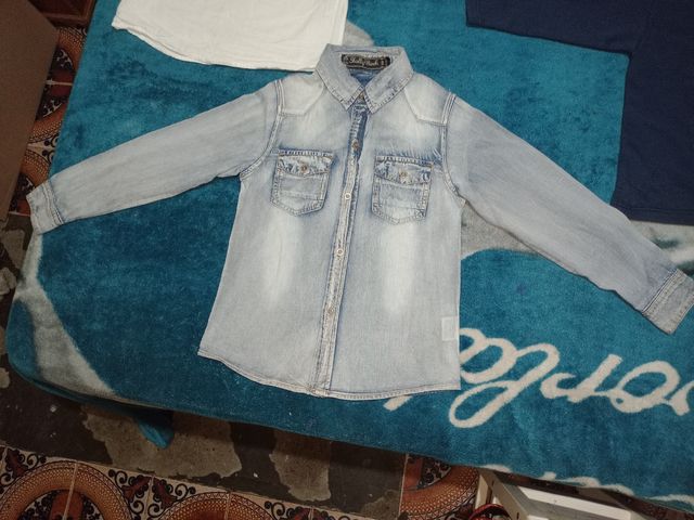 Lote de ropa de niño.