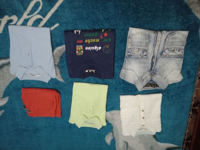 Lote de ropa de niño.