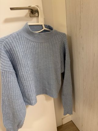 jersey azul cielo stradivarius talla XS  
