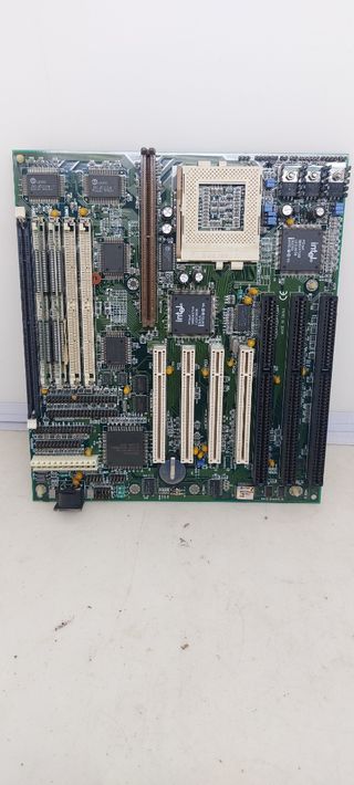 PLACA BASE DE ORDENADOR ANTIGUO 