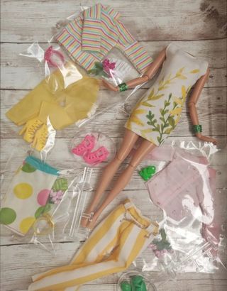 Lote ropa Barbie+acc, Artículos Nuevos