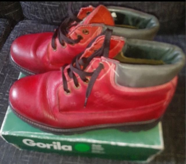 Botas tipo Martins y botas bajas. Usadas