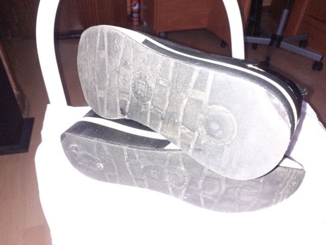 Botas tipo Martins y botas bajas. Usadas