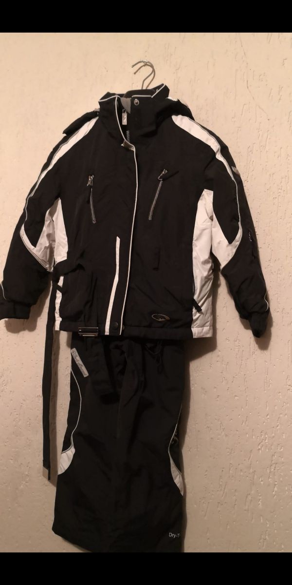 Giacca e salopette sci 6 anni. 