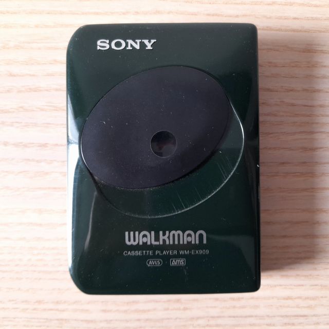 SONY WALKMAN CASSETTE PLAYER WM-EX909