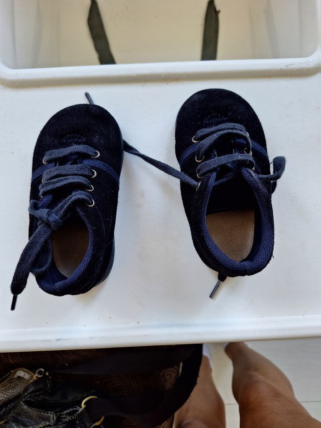 Zapatos ante azul marino. Horma ancha número 22