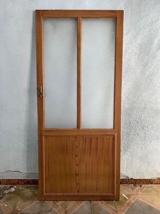 Puerta de madera