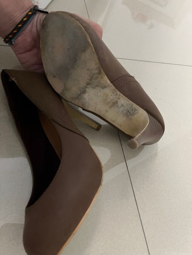 Zapatos tacón caquis