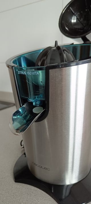 Exprimidor de zumos cecotec nuevo.