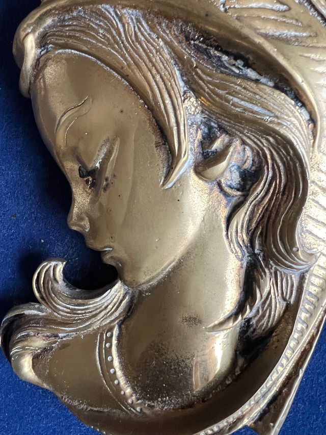 ovalo Miguel Angel de bronce