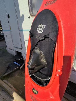 Kayak Eskimo aguas bravas