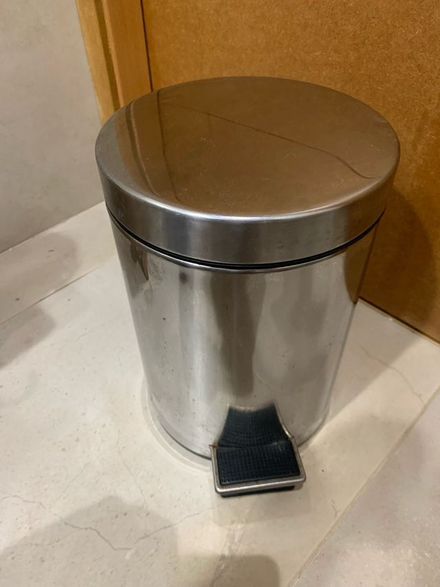 Papelera de baño o despacho