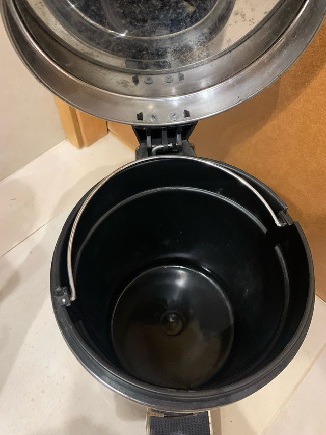 Papelera de baño o despacho