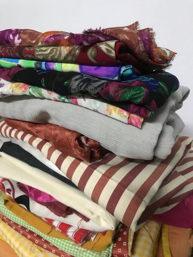 Telas de colores y madidas diferentes