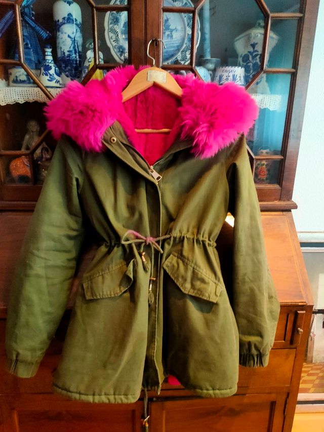 Chaquetón abrigo  con capucha..