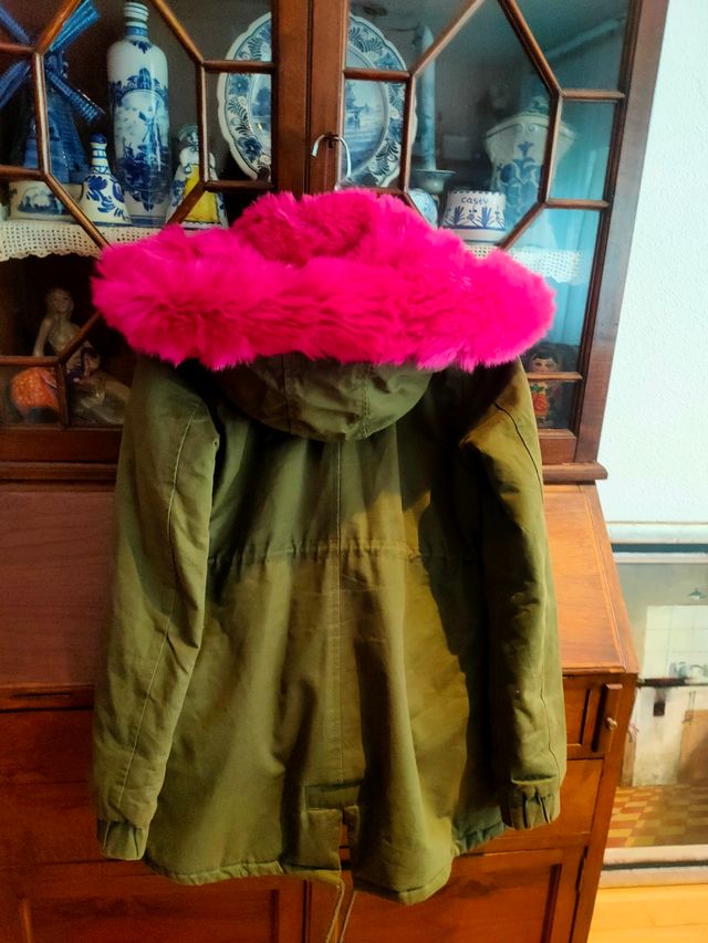 Chaquetón abrigo  con capucha..