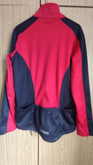 Chaqueta cortavientos para bici
