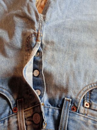 Pantalon levis