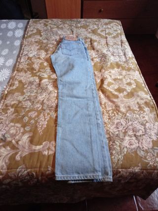 Pantalon levis